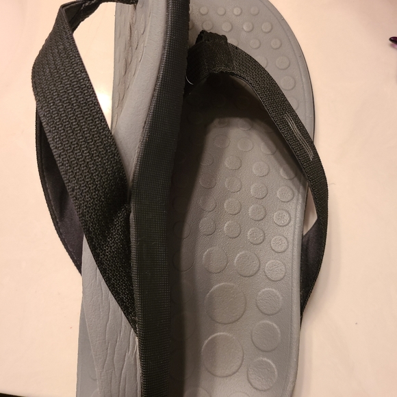 Vionic sandals - Picture 2 of 3